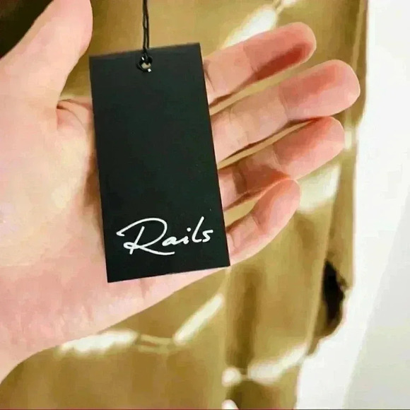 NWT Rails Reeves Tie Dye Sweatshirt In Ivory Chevron Stripe - Picture 4 of 8